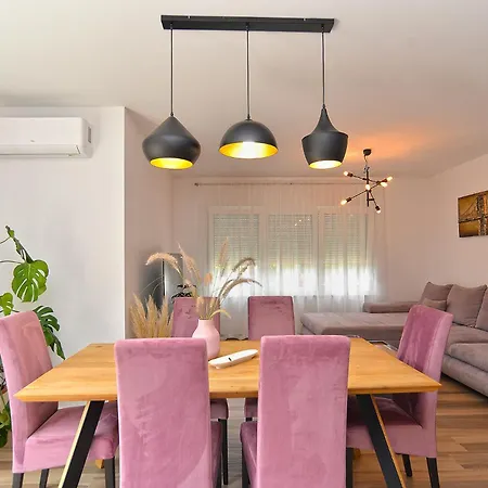 House Tea 2279 * Medulin