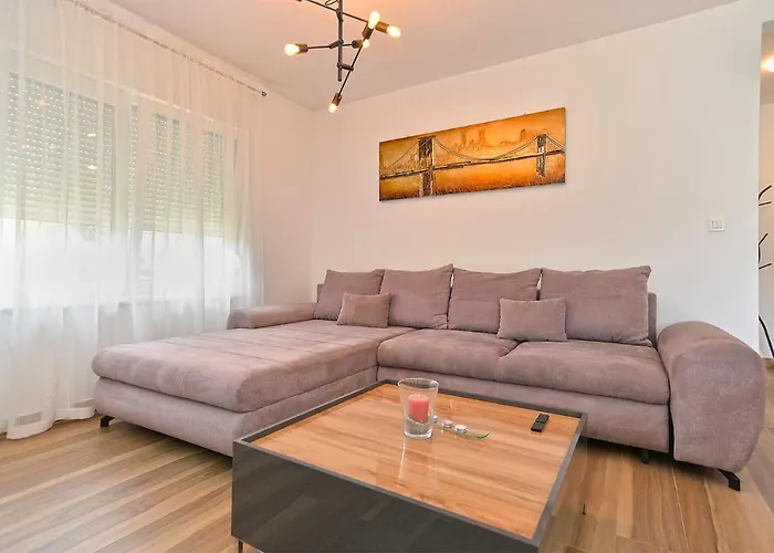 House Tea 2279 * Medulin