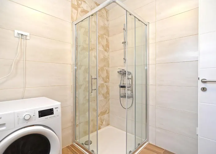 House Tea 2279 Vikendica