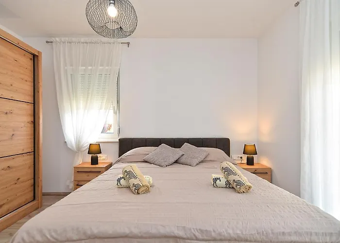 House Tea 2279 * Medulin