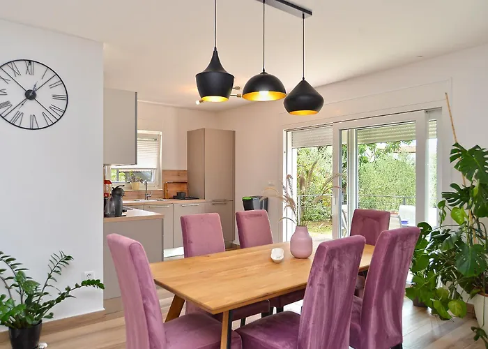 House Tea 2279 * Medulin