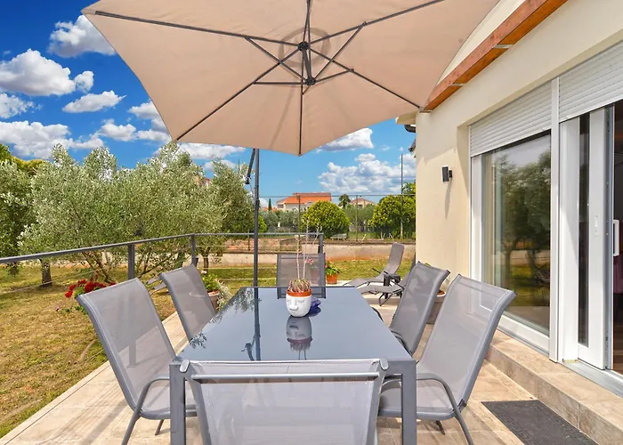 House Tea 2279 * Medulin