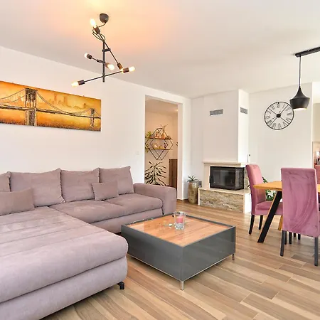 House Tea 2279 Medulin