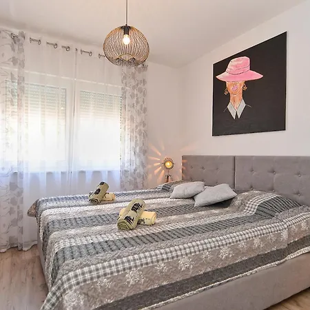 Semesterbostad House Tea 2279